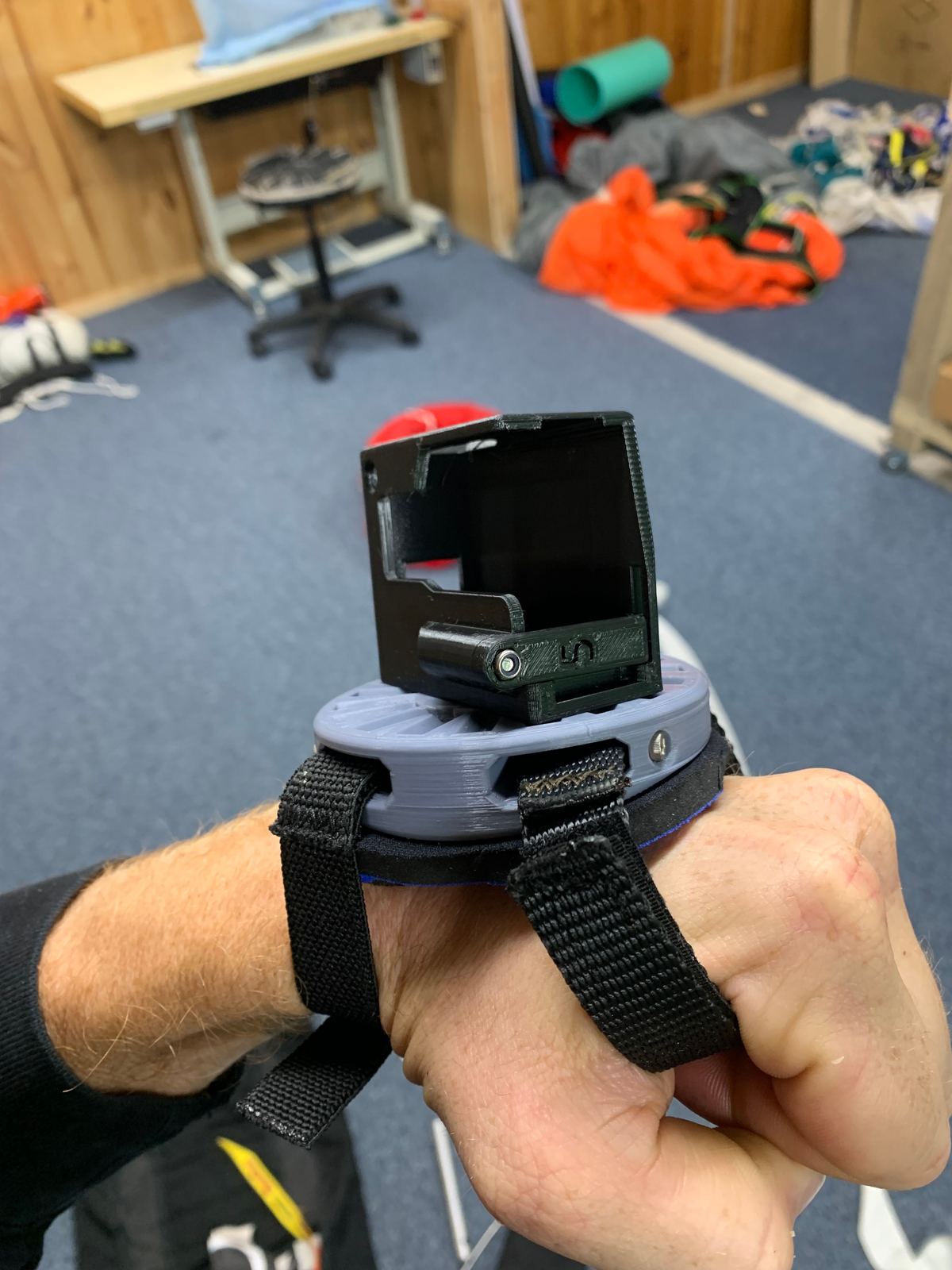 Handycam glove