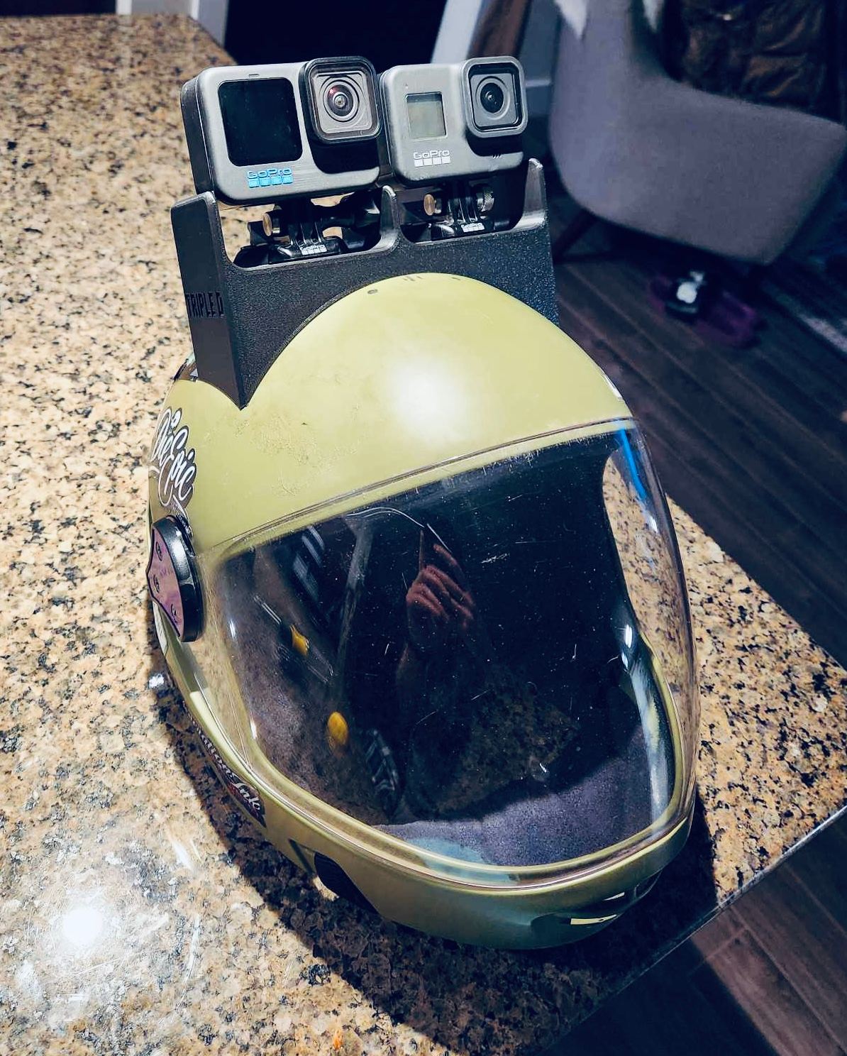 Helmet mount